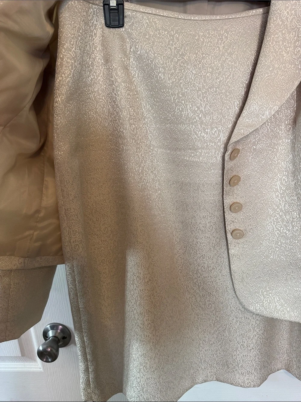 Le Suit Shimmery Cream Jacquard Blazer with Shell